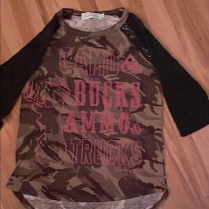 Southern Grace Green and Red Short Sleeve Tee